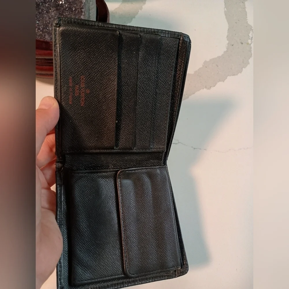 Authentic Louis Vuitton Black Leather Epi Bifold Wallet